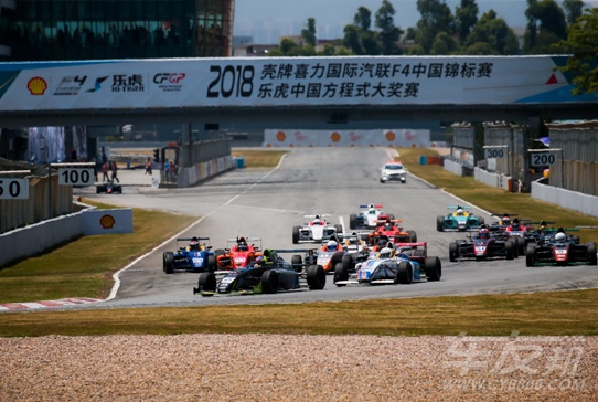 FIA F4&CFGP携手锦湖轮胎征战珠海 赛场上演大逆转